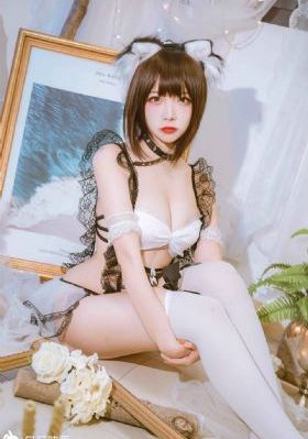 少妇和快递员在电梯做爰小说