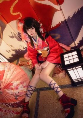 妲己把裤子脱了打开腿让人